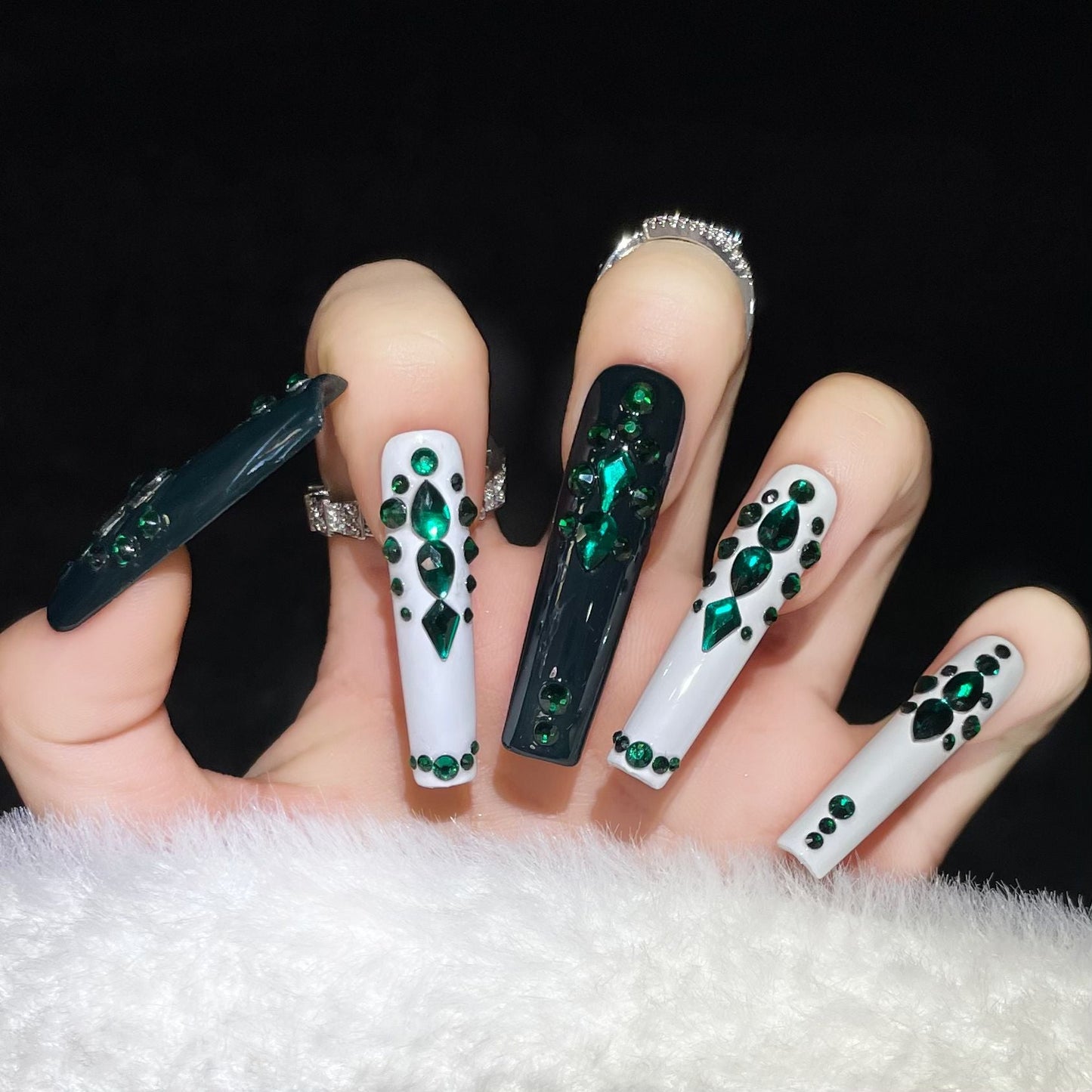 A10 Green emerald extra long style press on nails 100% handmade false nails green white