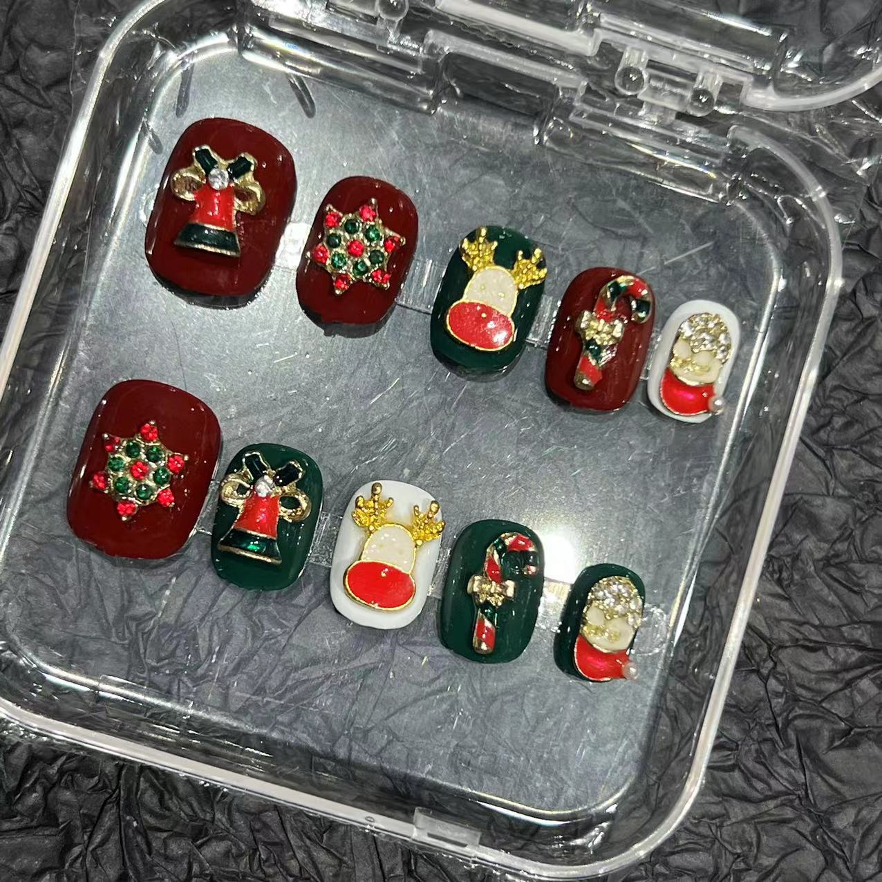 Christmas ornaments are purely handmade nail pads, nail patches, overseas cross-border finished product wholesale