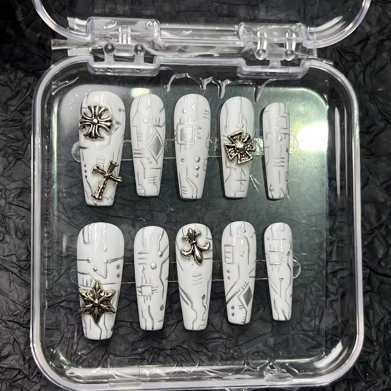 Pure white cyberpunk metal wind pure hand-worn nail pads hand-painted nail patches overseas cross-border finished product wholesale