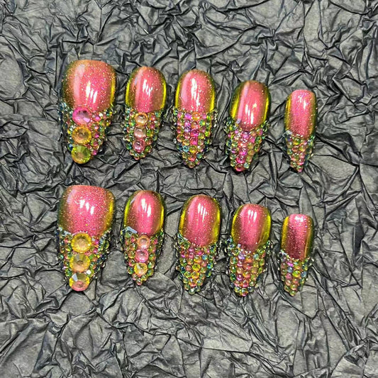 European and American short almond armor multicolored pile diamond models are very good-looking to use. Wearing armor factory wholesale medium and long models