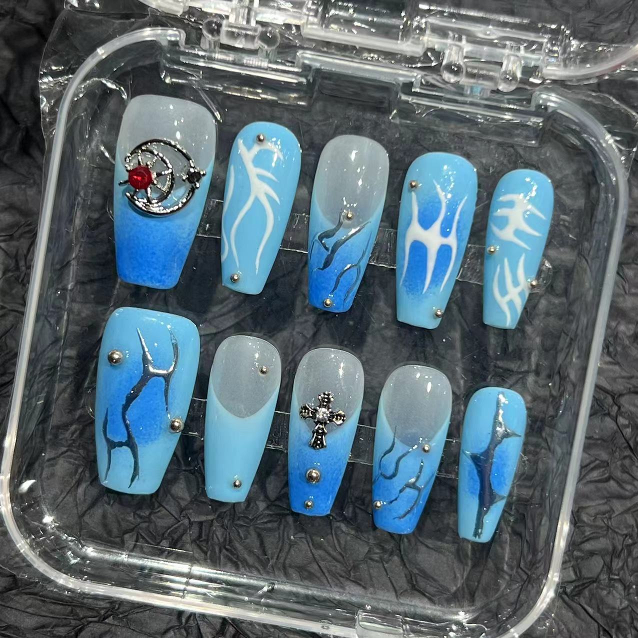 Blue hand-painted flame model, European, American medium and short models, cross-border factory straight hair, hand-worn nail patch