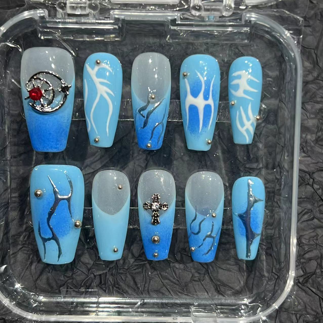 Blue hand-painted flame model, European, American medium and short models, cross-border factory straight hair, hand-worn nail patch