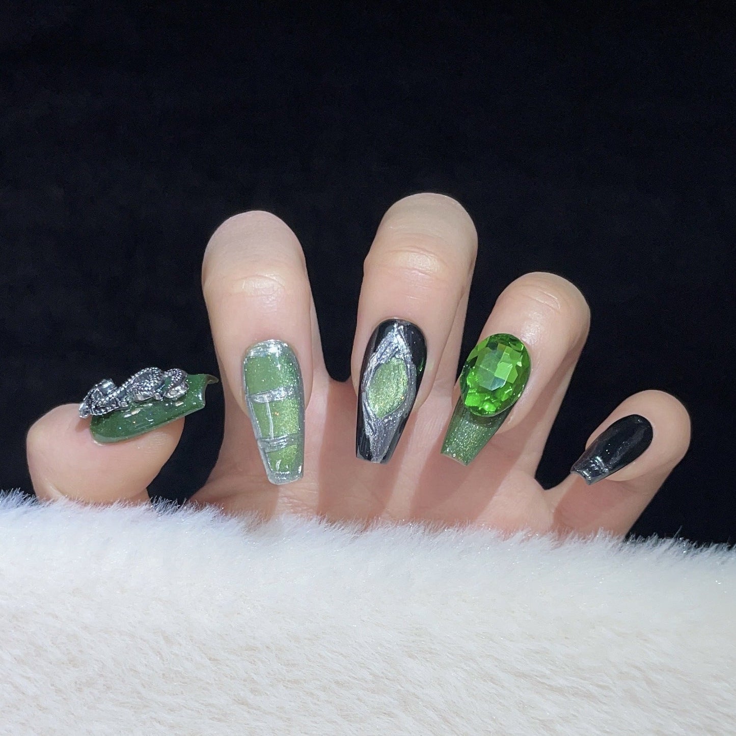 1291 Green Cat's Eye style press on nails 100% handmade false nails green