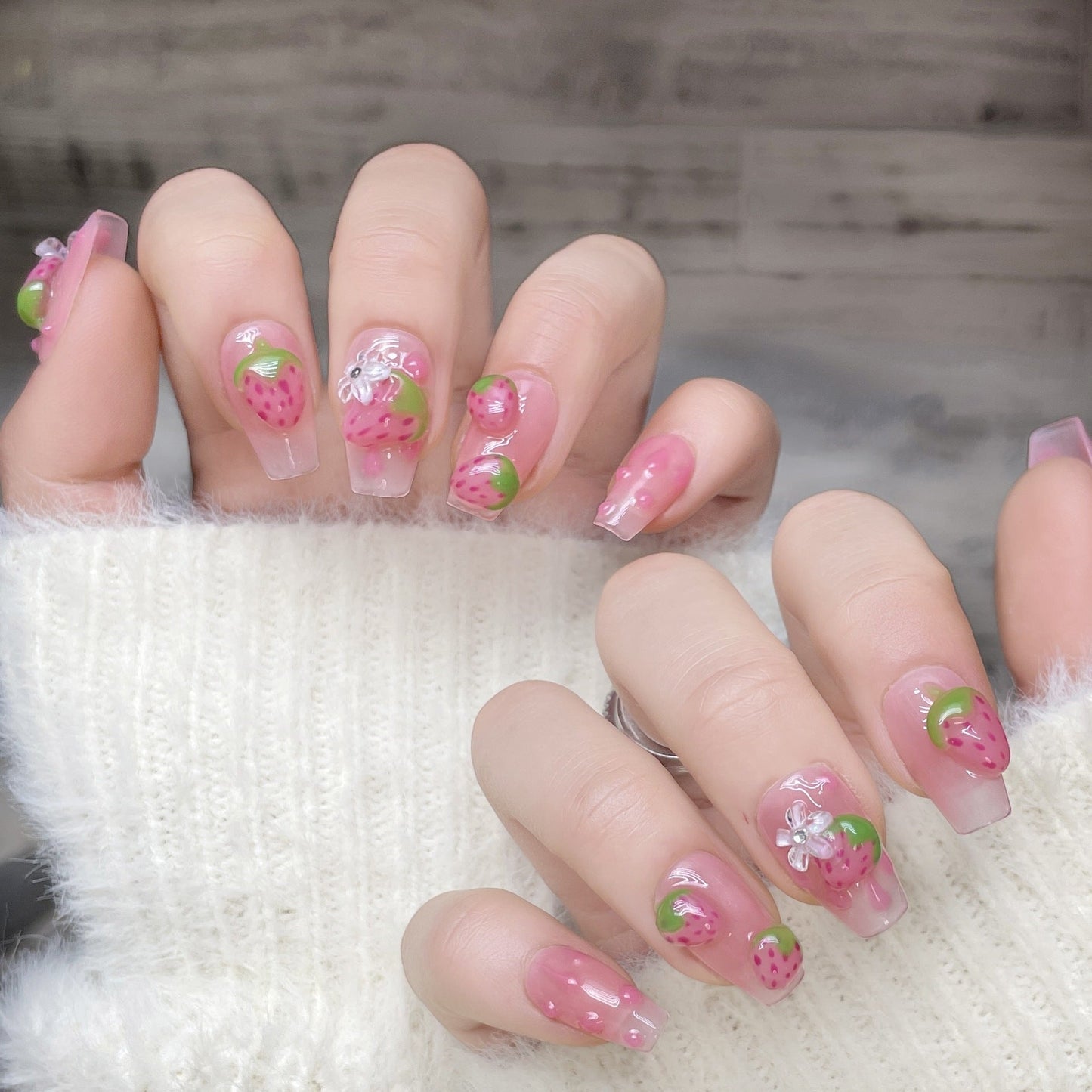 1400 Presse style fraises sur les ongles 100% faux ongles faits à la main faux ongles roses