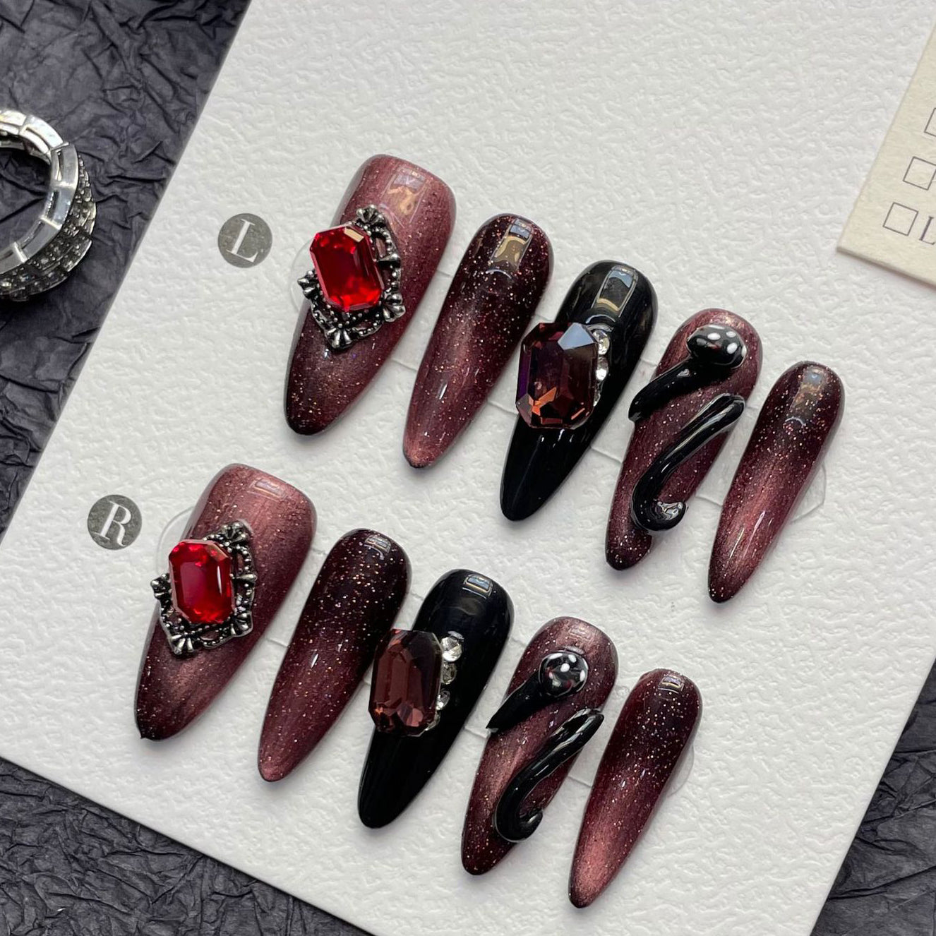 1270 Presse style serpent trois D sur les ongles 100% faux ongles faits à la main noir rose