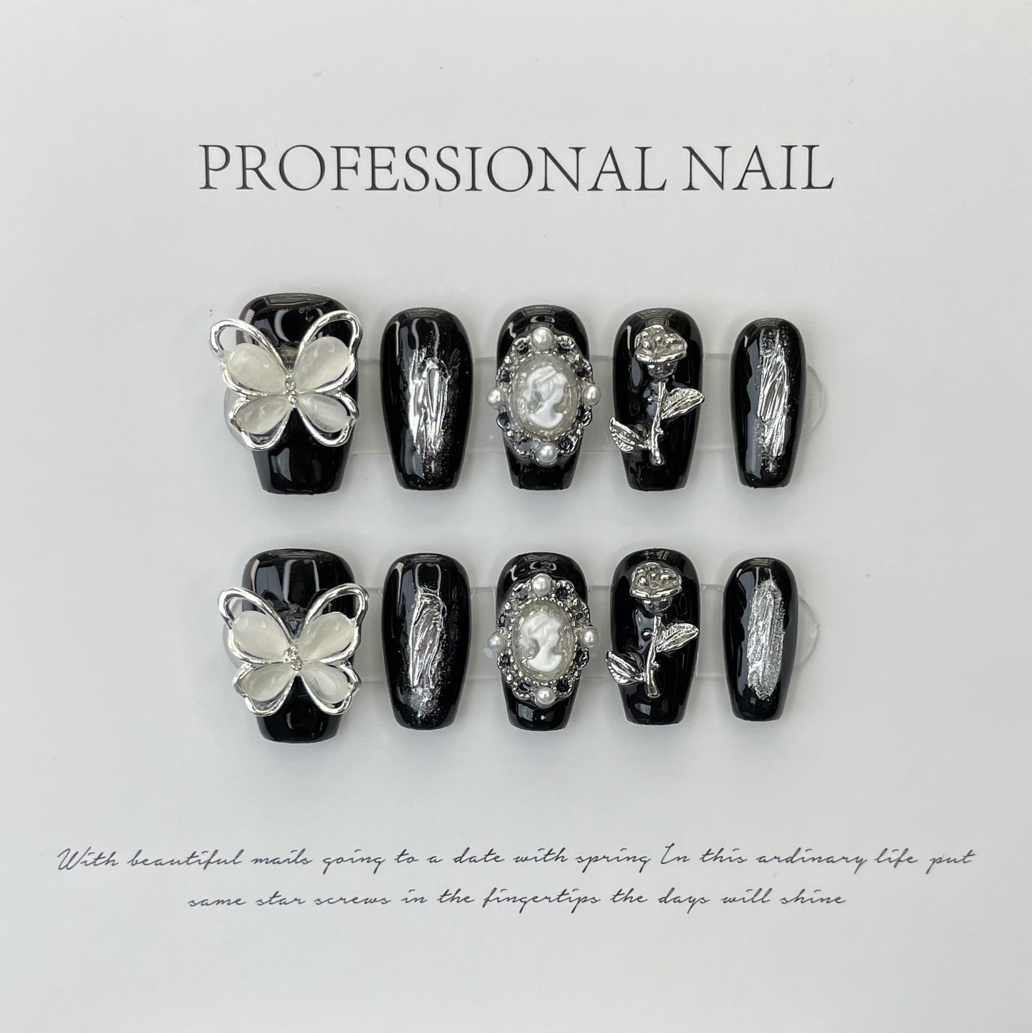 605/606 Vlinderpers op nagels 100% handgemaakte kunstnagels zwart zilver