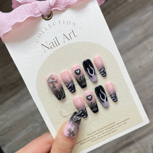 796 Night Flame-stijl press-on-nagels 100% handgemaakte kunstnagels roze zwart