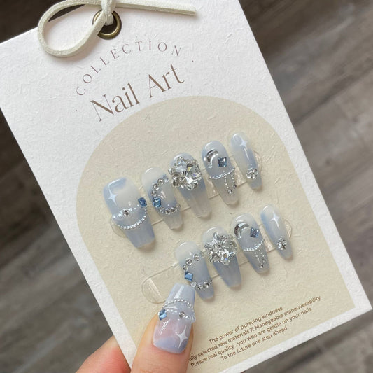 832 Presse de style strass flocon de neige sur les ongles 100% faux ongles faits à la main bleu