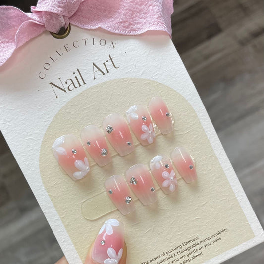 744 Bloemenstijl press-on-nagels 100% handgemaakte kunstnagels roze