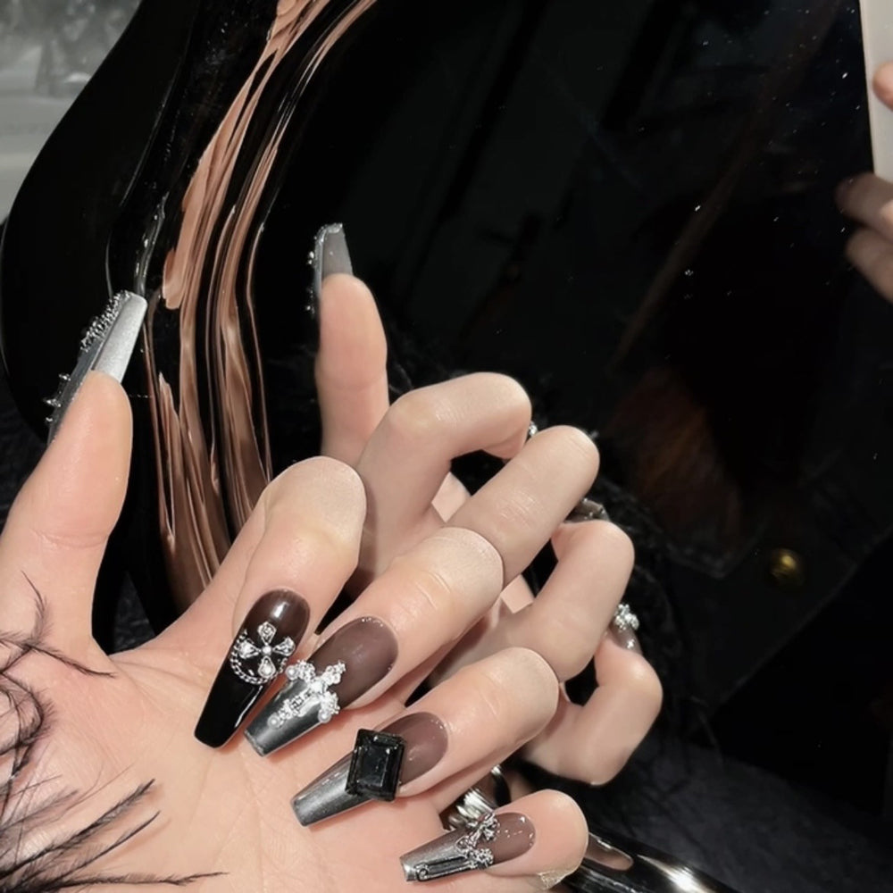 1154 Dark style press on nails 100% handmade false nails black sliver